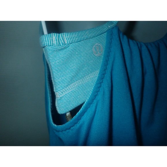 Lululemon Women Size 4 Teal Blue Layered strappy‎ Built in Bra Tank Top Workout - Picture 5 of 5